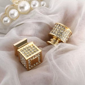 Puxador de Móveis de Furo Único em Liga de Zinco Cravejada com Diamantes, Ideal para Armários, Guarda-Roupas, Gavetas e Adega - Product Image 1