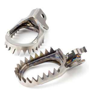 Repose-pieds de <span class=keywords><strong>moto</strong></span> en titane CNC usine <span class=keywords><strong>moto</strong></span> en gros pour <span class=keywords><strong>Honda</strong></span> CR125R CR250R CRF150R CRF250X CRF450R CRF450X - Product Image 1