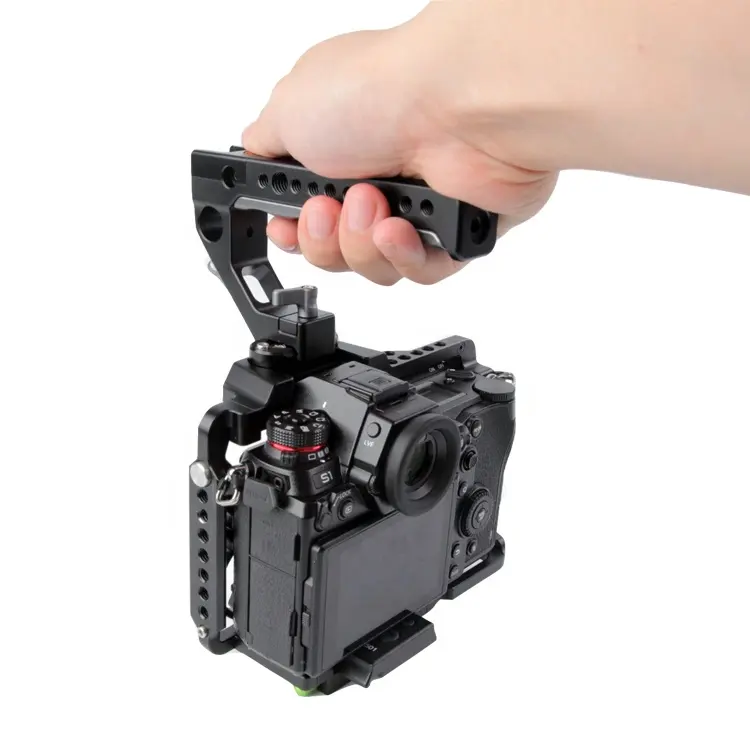 Gearvoo cage for DSLR  with built-in manfrotto 501 quick release plate  design for panasonic S1/S1R.S1H. DSLR rigs