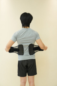 <span class=keywords><strong>Ceinture</strong></span> <span class=keywords><strong>de</strong></span> soutien lombaire réglable par bouton, respirante en maille, avec fermeture à boucle sécurisée pour le bas du dos - Product Image 3