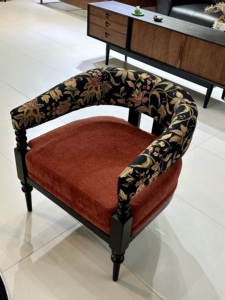 Fauteuil de style français vintage, fauteuil en tissu floral de luxe, chaise à dossier haut en bois massif, chaise d'appoint en velours pour salon - Product Image 2