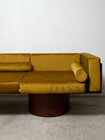 Fauteuil italien rétro de style antique, médiéval et Bauhaus, en forme de U, avec assise en acier et revêtement en velours marron doré