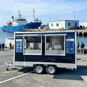 Food Truck Elettrico Mobile Nero Personalizzato con Pentola Elettrica Commerciale <span class=keywords><strong>per</strong></span> Zuppe nel Porto di Oslo - Product Image 1