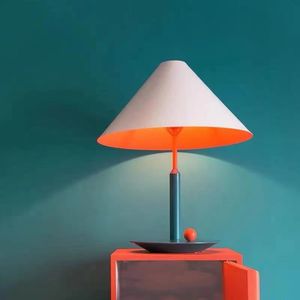 Lampe de table LED en fer moderne et simple pour le salon, chambre à coucher, bureau, art, décoration, <span class=keywords><strong>parapluie</strong></span> - Product Image 1