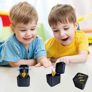 Hộp ngón tay giữa hài hước và sáng tạo - Món quà đồ chơi bất ngờ cho Giáng sinh & Halloween - Đồ chơi khăm hài hước - Product Image 4