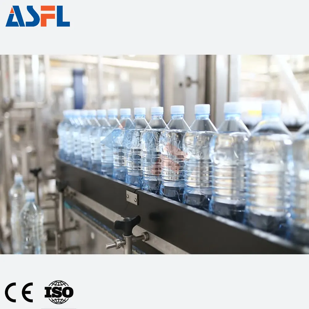 उपकरण संयंत्र पेयजल उत्पादन लाइन की 3500बीपीएच छोटी बोतल पानी भरने वाली मशीनें