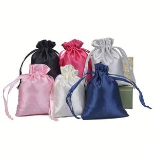 Bolsas de Terciopelo Satinado Plateado Suave Reciclables de 9*12cm para Empaque de Joyería de Boda y Regalos de Navidad para Baby Shower - Product Image 1