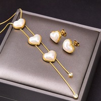 À la mode 18K Plaqué Or En Acier Inoxydable Shell Coeur Papillon Pendentif Collier Boucle D'oreille Ensemble Perle Bijoux pour Femmes Cadeau
