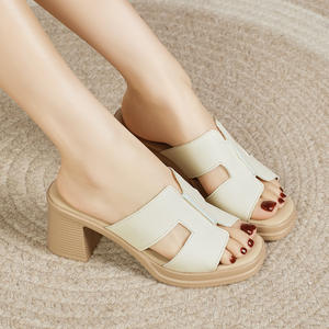 Sandalias Casuales de Mujer con Punta Abierta y Suela Gruesa de una Sola Pieza, Estilo 2026, Ligeras y Cómodas para Exteriores - Product Image 1