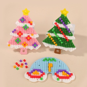 Planches sensorielles à thème sapin de Noël ; Best-sellers transfrontaliers, assortiment de jouets éducatifs sensoriels en silicone inspirés de dessins animés - Product Image 3