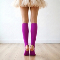Chaussettes de yoga et de Pilates personnalisées en gros à bout ouvert et talon ouvert, hauteur genou, pour femmes