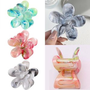 Pince à cheveux en résine plastique à motif floral hawaïen de 8 cm pour filles, accessoires pour cheveux à usage quotidien, fleur de frangipanier/plumeria - Product Image 5