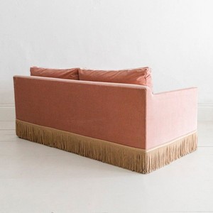 Canapé à franges en velours rose, canapé rembourré vintage, mobilier sur mesure pour hall d'hôtel, suites de luxe, salons et projets de design - Product Image 4