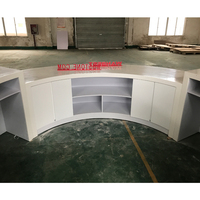 Comptoir de réception circulaire en Corian blanc, design populaire, comptoir avant avec affichage arrière