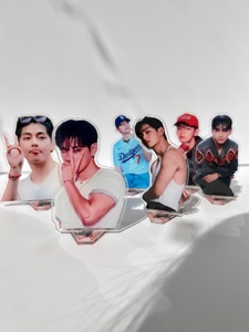 OEM Odm อะคริลิคสแตนดี้ <span class=keywords><strong>BTS</strong></span> แทฮยอง ชุดฟิกเกอร์อะคริลิคตั้งโต๊ะ 6 ชิ้น ของแฟนคลับอาร์มี่ - Product Image 2