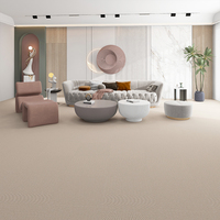 Dalles de moquette modernes rembourrées, antibactériennes, lavables, en polypropylène à boucles, avec support en PVC pour hôtels, bureaux et espaces commerciaux