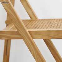 Chaise de salle à manger pliable en rotin et bois de frêne moderne – Portable et peu encombrante pour usage intérieur, extérieur, mariages et parcs