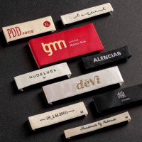 Étiquettes de vêtements personnalisées en coton biologique, étiquettes de marque personnalisées en satin de coton tissé avec logo, étiquettes de vêtements en vinyle