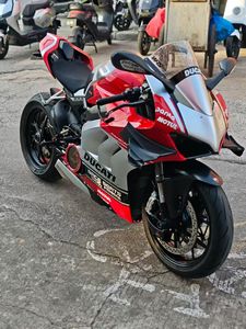 Potente Motocicleta <span class=keywords><strong>Ducati</strong></span> V4 de <span class=keywords><strong>1000cc</strong></span> Impulsada por Combustible, Lanzamiento Directo del Fabricante - Product Image 5