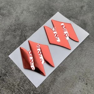 Autocollant en vinyle PVC brillant 3D personnalisé pour <span class=keywords><strong>Suzuki</strong></span> Gold S Logo Tank Decal Emblem Waterproof Motorcycle Decor - Product Image 4