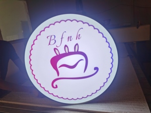 Tùy chỉnh Thông tư Acrylic trở lại gắn tường hộp đèn thích hợp cho ngoài trời và trong nhà trang trí quảng cáo - Product Image 6