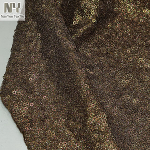 Tela de Punto Elástica Nanyee Textile Micro de 3 mm con Lentejuelas Brillantes Color Café Oscuro Bordadas en Toda la Superficie - Product Image 2