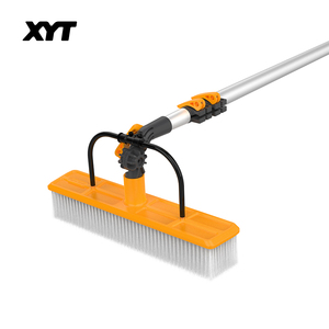 Brosse de nettoyage de panneaux solaires XYT, perche télescopique en aluminium extensible alimentée en eau - Product Image 1