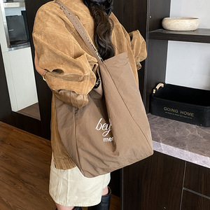 <span class=keywords><strong>Sac</strong></span> fourre-tout en toile d'hiver réversible à imprimé léopard pour <span class=keywords><strong>femme</strong></span>, grand <span class=keywords><strong>sac</strong></span> <span class=keywords><strong>de</strong></span> <span class=keywords><strong>voyage</strong></span>, cadeau idéal pour la fête des mères - Product Image 4