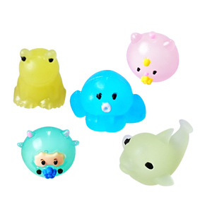 Bolsa sorpresa con mini figuras de animales que brillan en la oscuridad, juguetes luminosos de dibujos animados, aleatorios, unisex, para jóvenes de 15 a 35 años - Product Image 5