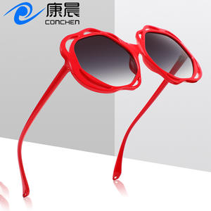 Gafas de Sol Extra Grandes Irregulares Rosadas para Mujer, Protección UV400, Lentes de Sol Modernas con Marco de PC, Estilo para Viajes y Conducción - Product Image 5