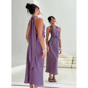 Robe longue maxi moulante en satin à dos ouvert et décolleté plongeant sans manches, coupe trapèze, pour femme - Vente en gros - Product Image 2