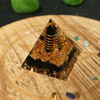Beliebte DIY Kristallpyramide Harz-Kunsthandwerk mit Epoxidharz-Tropfen Tischdekoration