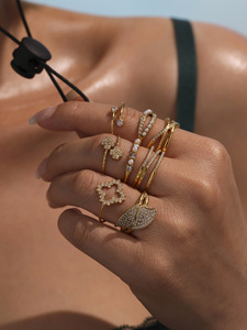 Set di Anelli da Donna Regolabili Placcati Oro 18K PVD Anti-Appannamento con Zirconi e Perle, Anelli Aperti alla Moda per Matrimonio e Fidanzamento - Product Image 2