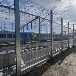 <span class=keywords><strong>รั้ว</strong></span>กันขโมยความปลอดภัยสูงจากแอฟริกาใต้ <span class=keywords><strong>รั้ว</strong></span>กันปีน 358 <span class=keywords><strong>รั้ว</strong></span>กันปีนแบบมองทะลุได้ <span class=keywords><strong>รั้ว</strong></span>ตาข่ายเชื่อม<span class=keywords><strong>โค้ง</strong></span>งอ - Product Image 1