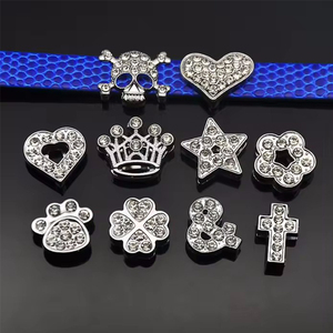 Collare <span class=keywords><strong>per</strong></span> Cani di Lusso Regolabile in Pelle PU, Personalizzabile con Strass e <span class=keywords><strong>Nome</strong></span>, <span class=keywords><strong>per</strong></span> <span class=keywords><strong>Gatti</strong></span> e Cani, Collare Fai-da-Te <span class=keywords><strong>per</strong></span> Animali Domestici - Product Image 2