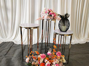 Plinthe personnalisée ronde en acier inoxydable doré de luxe de haute qualité pour la décoration d'événements de mariage - Product Image 2