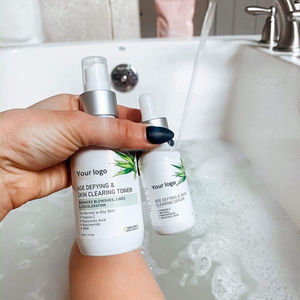 Natuurlijke Organische Whitening Hydraterende Huidverzorging Toner Huidverzorging Hydraterende Vitamine C Gloeiende Mist Gezichtstoner Spray - Product Image 3