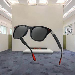Lunettes de <span class=keywords><strong>soleil</strong></span> carrées unisexes classiques, verres polarisants UV400, protection optimale des yeux pour hommes et femmes, monture noire, verres polarisés - Product Image 2