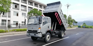 Heißer Verkauf: HOWO 4X2 10-Tonnen <span class=keywords><strong>6</strong></span>-Rad-Kipper mit Cummins-Motor, leichter Muldenkipper auf Lager - Product Image 3