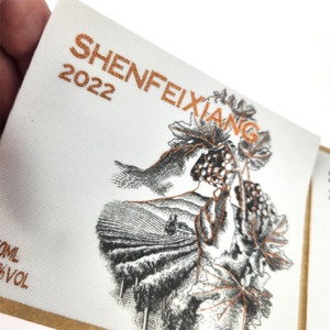 Etiqueta de Vino Personalizada de Alta Calidad, Embalaje de Tela de Seda, Estampado en Caliente, Etiqueta para Botella de Vino, Impresión UV, Serigrafía - Product Image 2