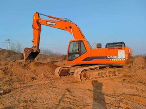 Excavadora Usada Crawler 300LC 420LC Doosan DH300LC-7 Classic de Inyección Directa DH300 - Product Image 4