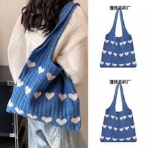 Bolso Tote de Punto con Estampado de Corazones Chic para Otoño 2023, Bolso de Punto Minimalista y Moderno, Bolso de Hombro Elegante y Original - Product Image 2