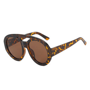 Lunettes de soleil personnalisées Y2K à grand cadre Lunettes de soleil de forme concave pour femmes pour photos de rue à la mode - Product Image 3