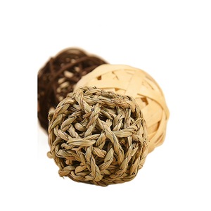 Balles à mâcher pour hamsters, jouets de nettoyage dentaire en paille, fournitures pour animaux de compagnie d'intérieur, petite taille, motif uni - Product Image 1