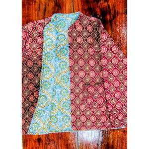 เสื้อโค้ทผู้หญิงแบบพิมพ์ลายรักษ์โลก ผ้าควิลท์สไตล์โบฮีเมียน แบบกลับด้านได้ ทำมือ ตกแต่งด้วยผ้าฝ้าย คอตั้ง สำหรับฤดูหนาว/ฤดูใบไม้ร่วง ทรงยาว แบบเสื้อคลุมเดี่ยว - Product Image 1