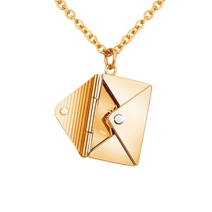 สร้อยคอจี้รูปซองจดหมายสแตนเลสสตีลแบบกำหนดเองได้ พร้อมอักษรย่อส่วนตัว - Product Image 3