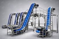 Convoyeur incliné de qualité alimentaire avec griffes et parois latérales ondulées pour ligne d'emballage de snacks, structure en acier inoxydable