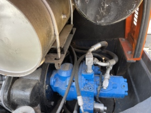 Machine de construction d'occasion, pelle hydraulique sur chenilles d'occasion Doosan DH55, pelle de 6 tonnes, accessoire de pelle à griffes - Product Image 6