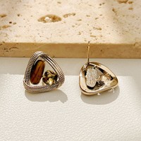 Boucles d'oreilles clous triangulaires haut de gamme et simples, accessoires de mode en laiton pour le quotidien