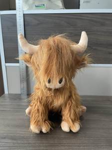 Juguete de Peluche Personalizado de Vaca de las Tierras Altas de 9 Pulgadas, Estilo Natural - Product Image 3